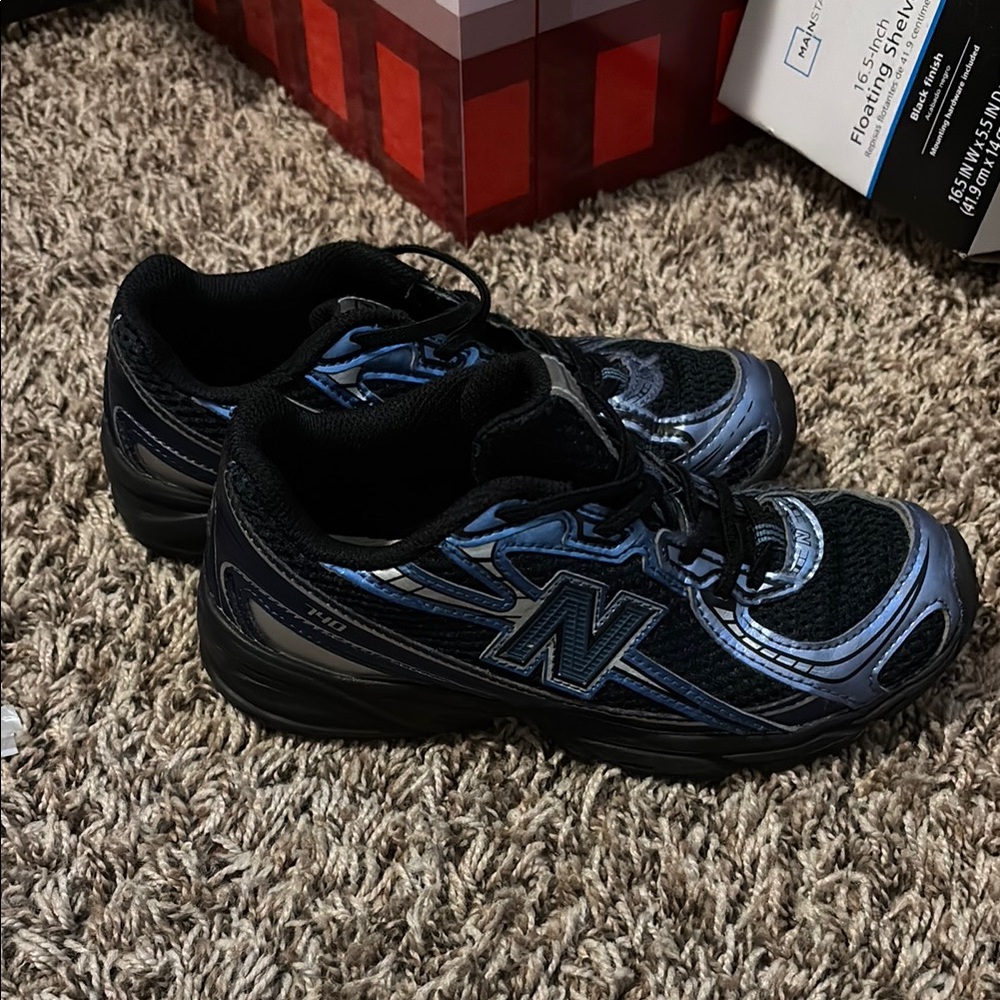New Balance 740